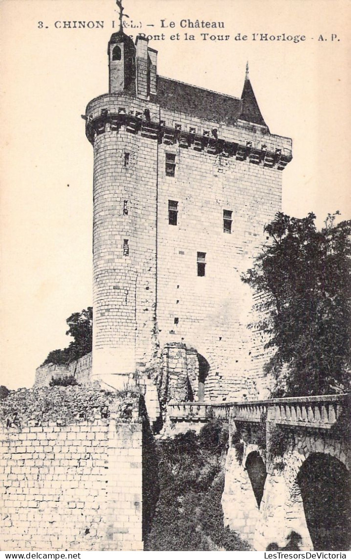 FRANCE - 37 - CHINON - Le Château - Le Pont Et La Tour De L'Horloge - Cartes Postales Anciennes - Chinon