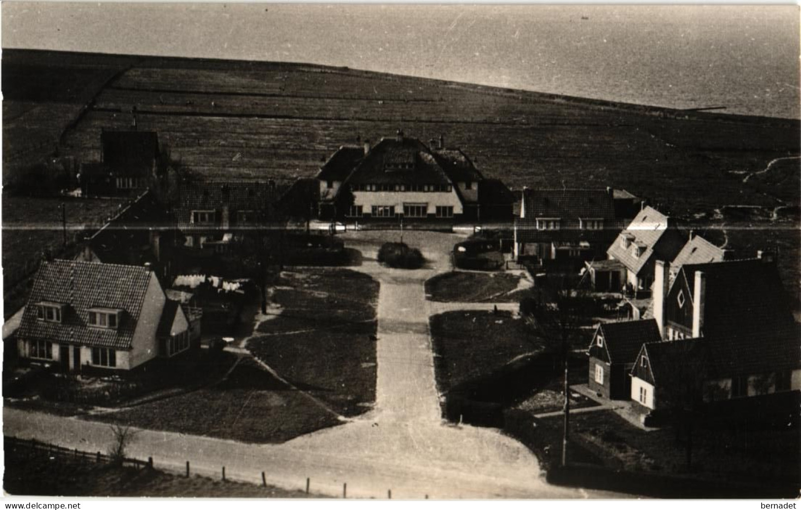 JEUGDHERBERG   " NIEUWLAND "  OOSTERLAND - WIERINGEN     ( Trait Blanc Pas Sur Original ) - Bergen Op Zoom