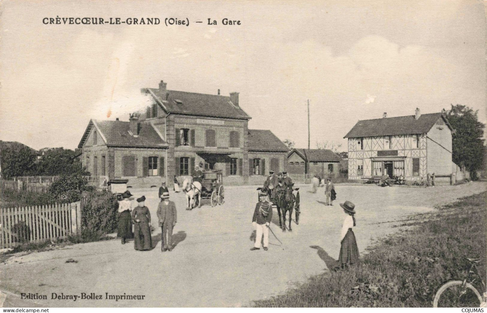 60 - CREVECOEUR LE GRAND - S18568 - La Gare - En L'état Gendarme - Crevecoeur Le Grand