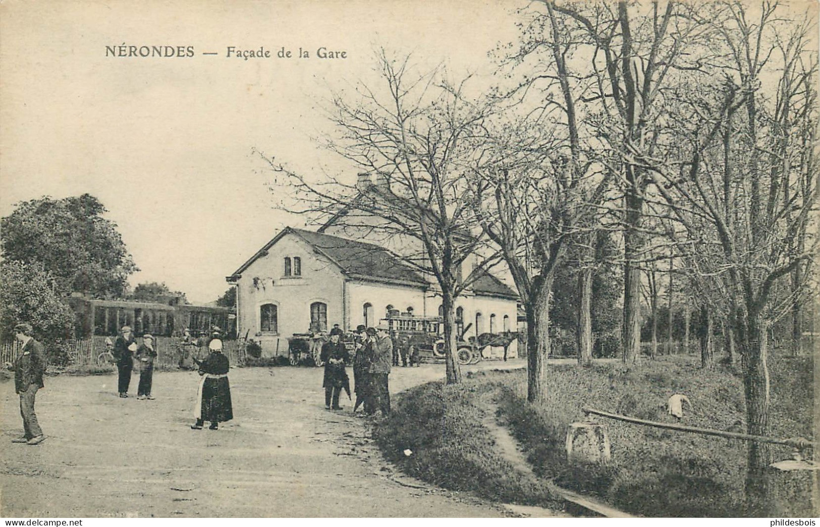 CHER  NERONDES Façade De La Gare - Nérondes