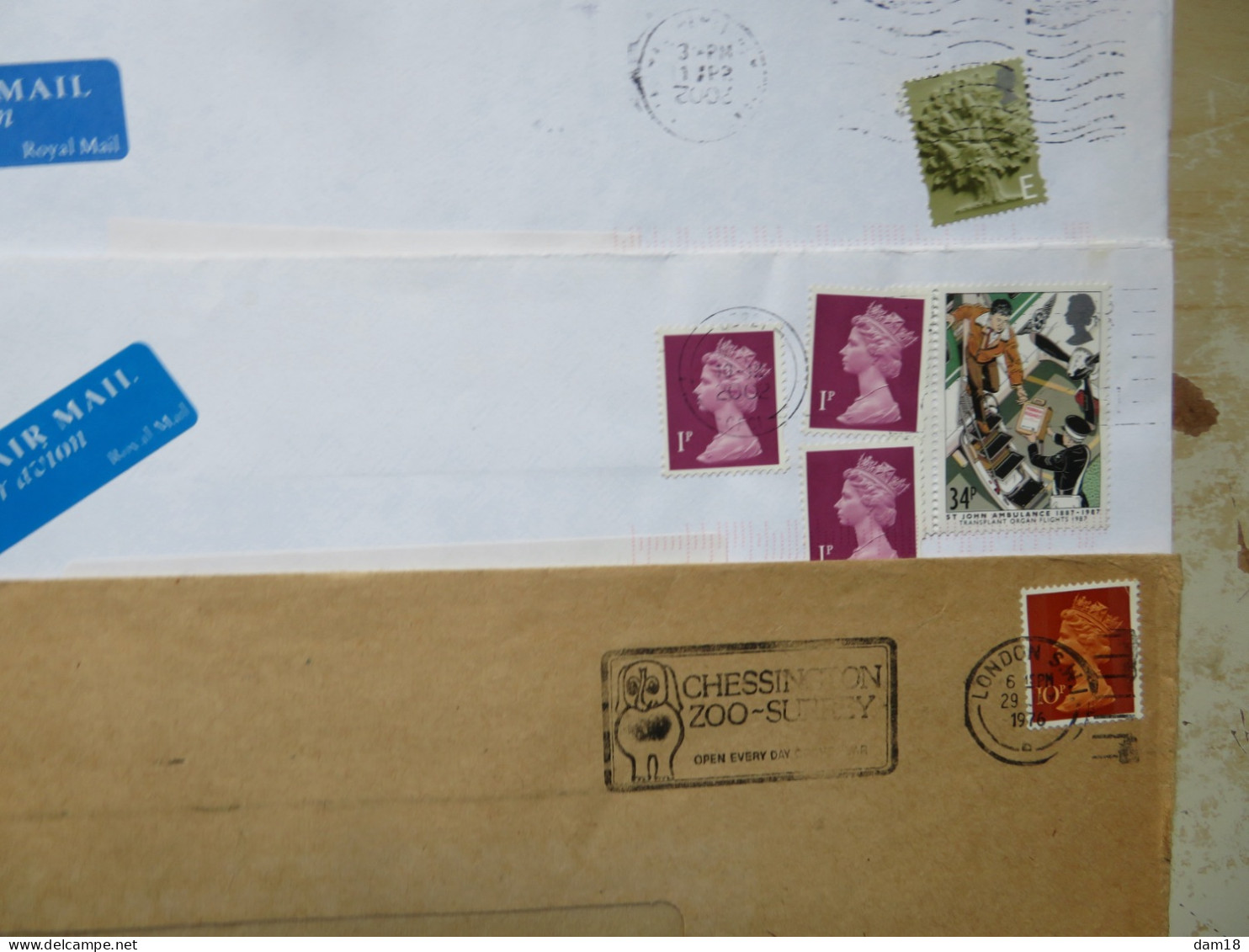 GRANDE BRETAGNE 13 ENVELOPPES AVEC DIVERS TIMBRES MODERNES  VOIR PHOTOS - Briefe U. Dokumente