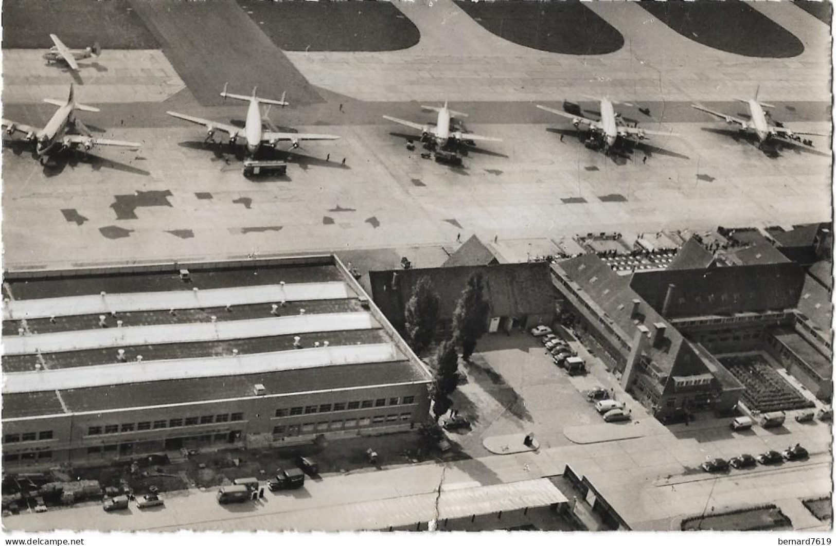 Belgique -  Melsbroek  - Batiments Et Tarmac - Avion - Steenokkerzeel