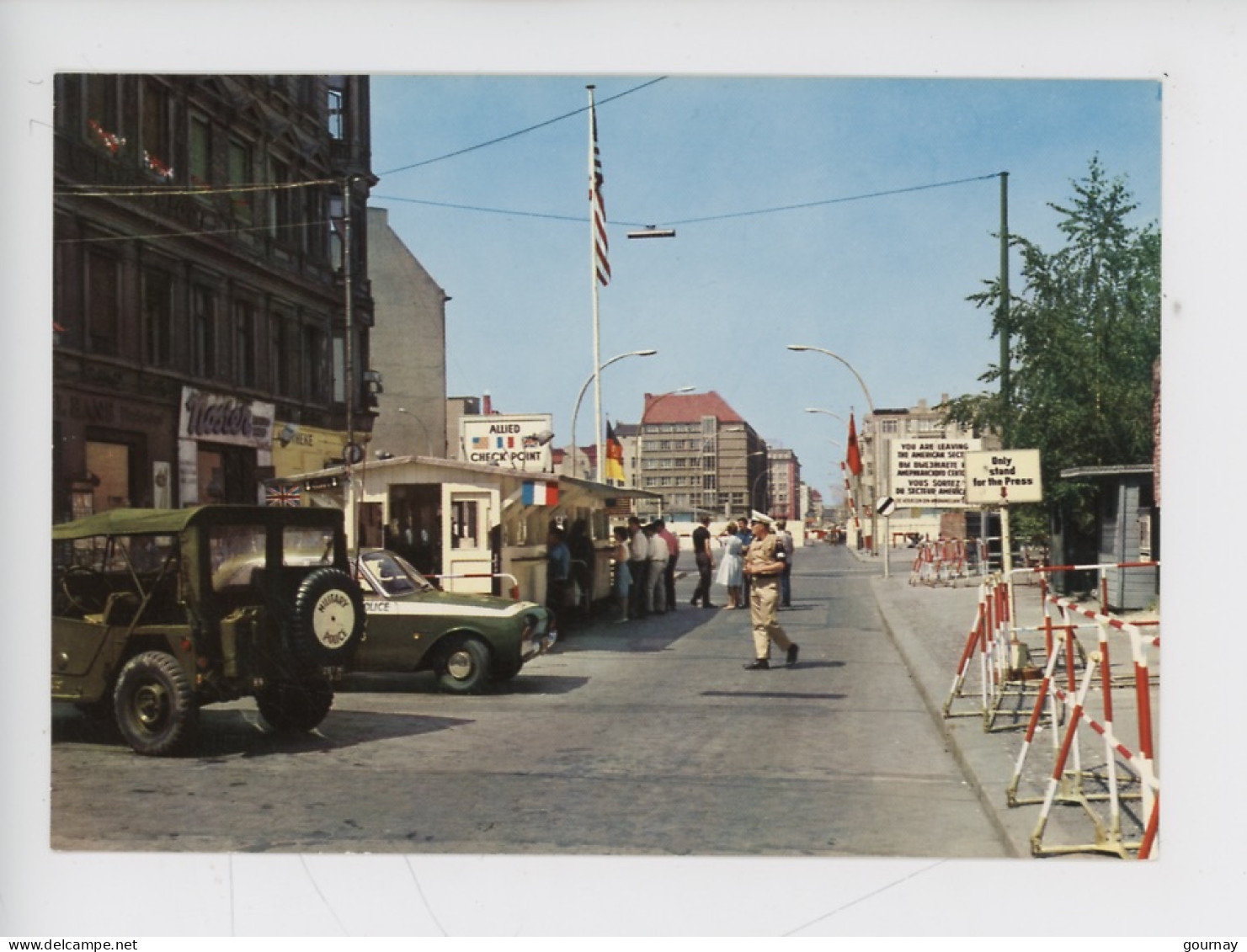 Berlin : Checkpoint Charlie - Pasierstelle Friedrichstrabe An Der Sektorengrenze (militaria) Cp Vierge - Muro Di Berlino