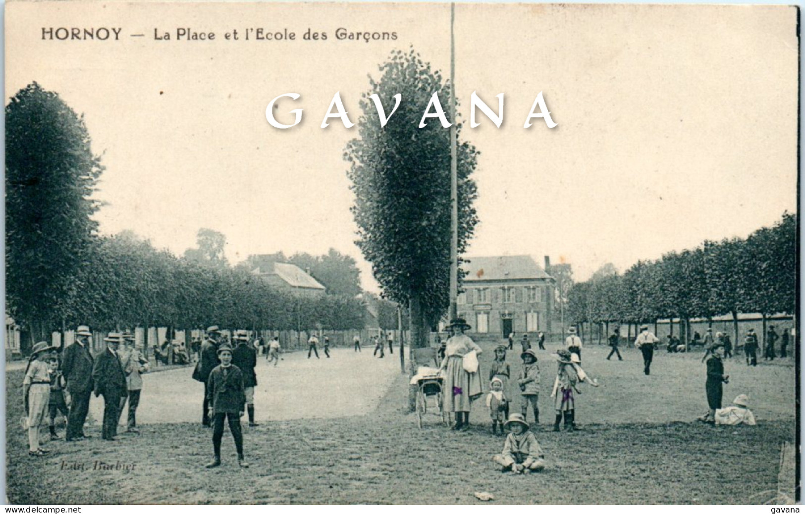 80 HORNOY - La Place Et L'école Des Garçons  - Hornoy Le Bourg