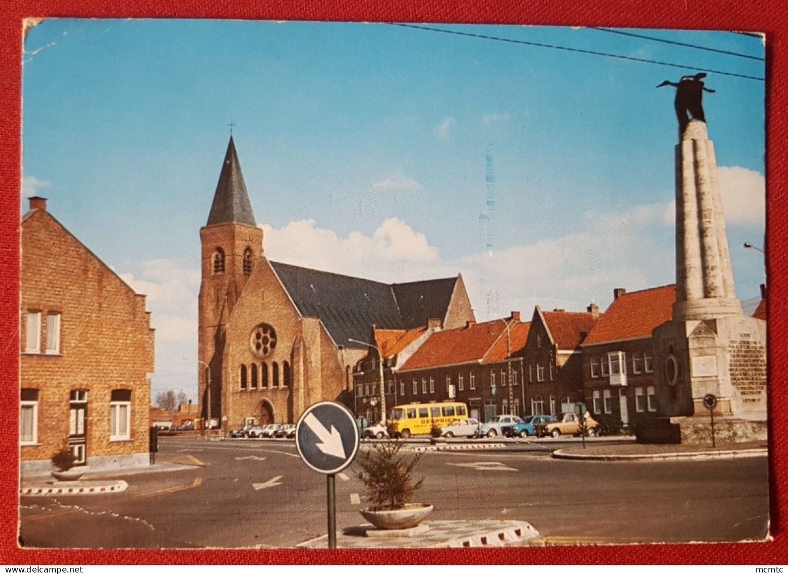 CPM - Poelkapelle - O.L. Vrouwkerk - Monument Guynemer  -( Belgique ) - Langemark-Poelkapelle