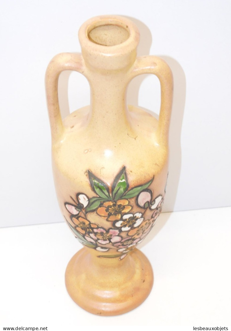 - JOLI VASE VALLAURIS VINTAGE Forme Amphore Décor FLEURS EMAILLEES Déco XXe  E - Vallauris (FRA)