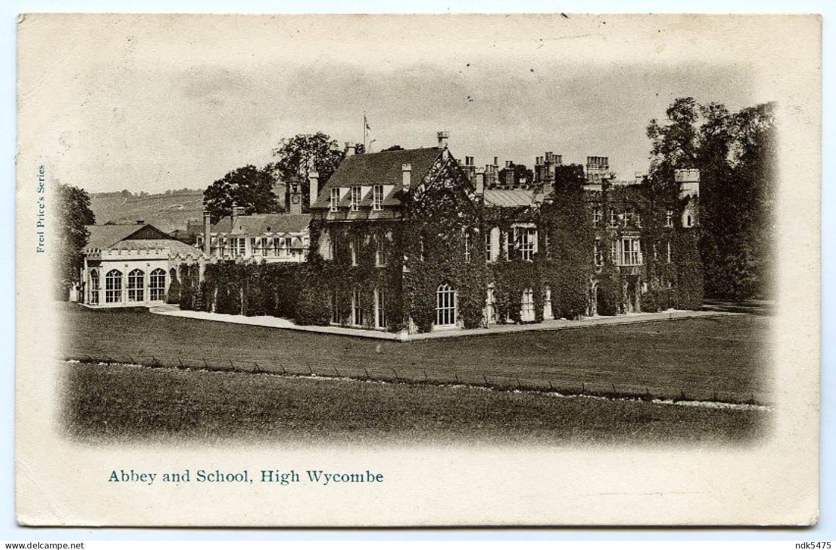 HIGH WYCOMBE : ABBEY AND SCHOOL / PENN POSTMARK / LONDON, NEW SOUTHGATE, BOWES ROAD, TREVECCA TERRACE (BELL) - Buckinghamshire