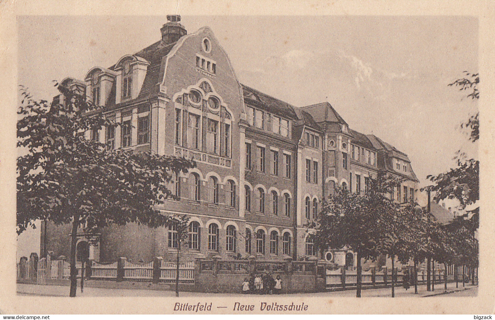 AK Bitterfeld Neue Volksschule S/w Gel. Bitterfeld 24.8.18 Gel. Nach Dessau - Bitterfeld