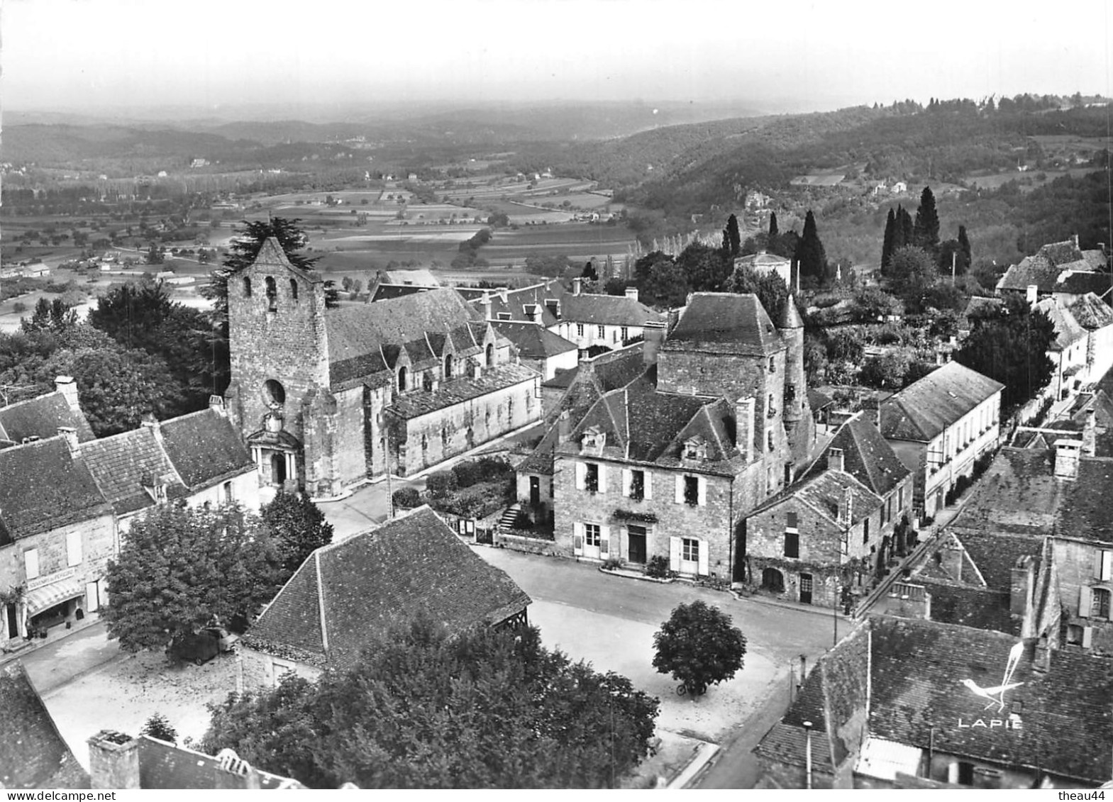 ¤¤  -   DOMME    -   L'Eglise    -   Vue Aérienne     -   ¤¤ - Domme