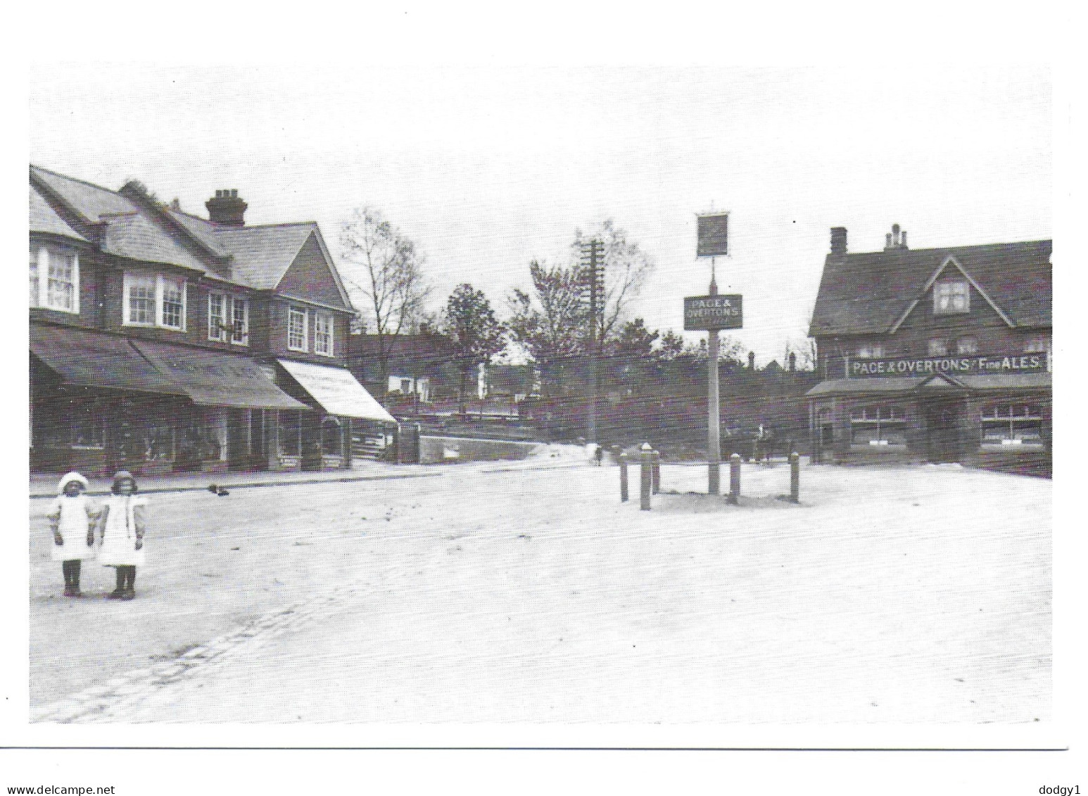 REPRODUCTION CARD. THE WHYTELEAFE TAVERN, OLD WHYTELEAFE, Circa 1907, SURREY, ENGLAND. UNUSED POSTCARD   Box1h - Surrey