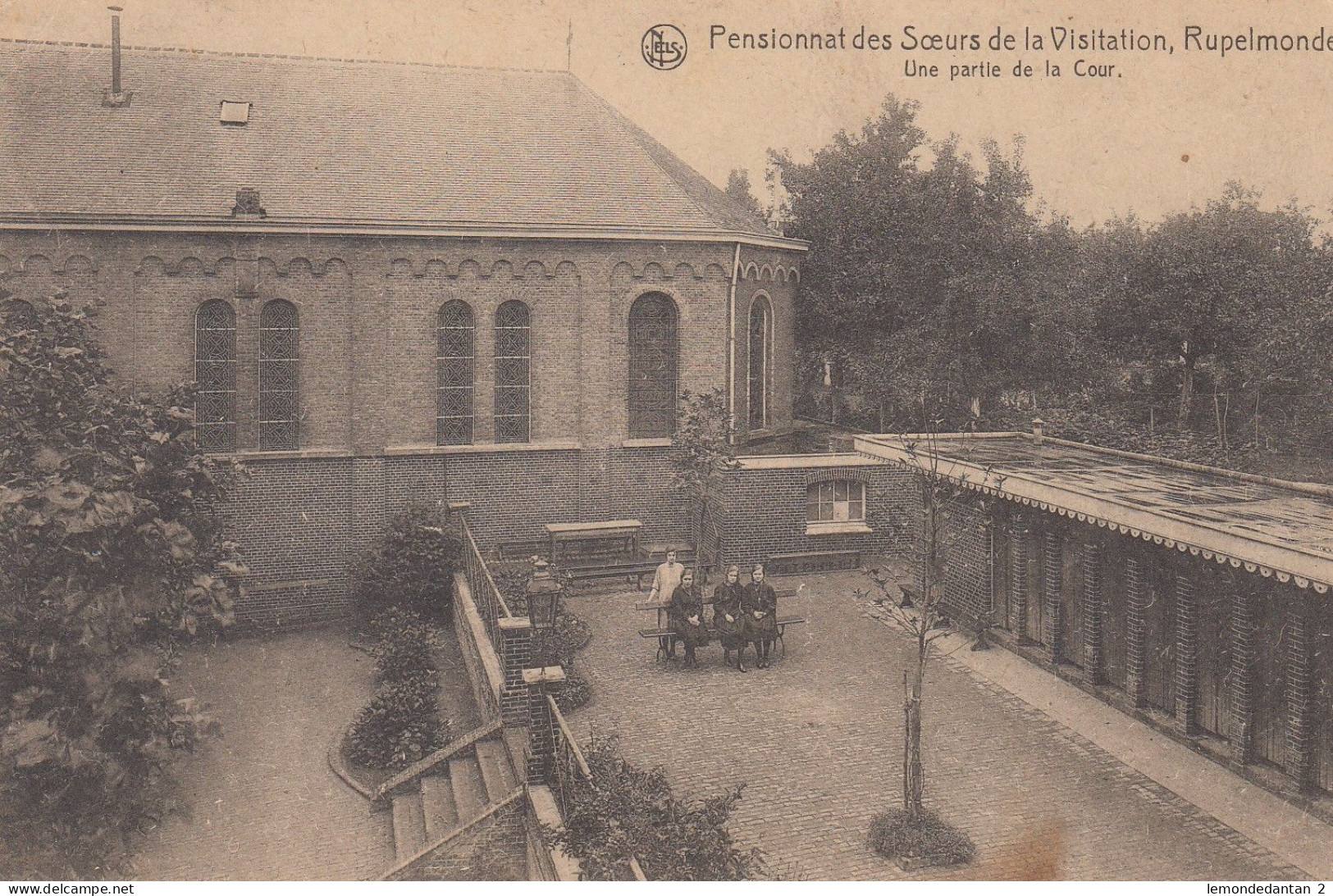 Rupelmonde - Pensionnat Des Soeurs De La Visitation - Une Partie De La Cour - Kruibeke