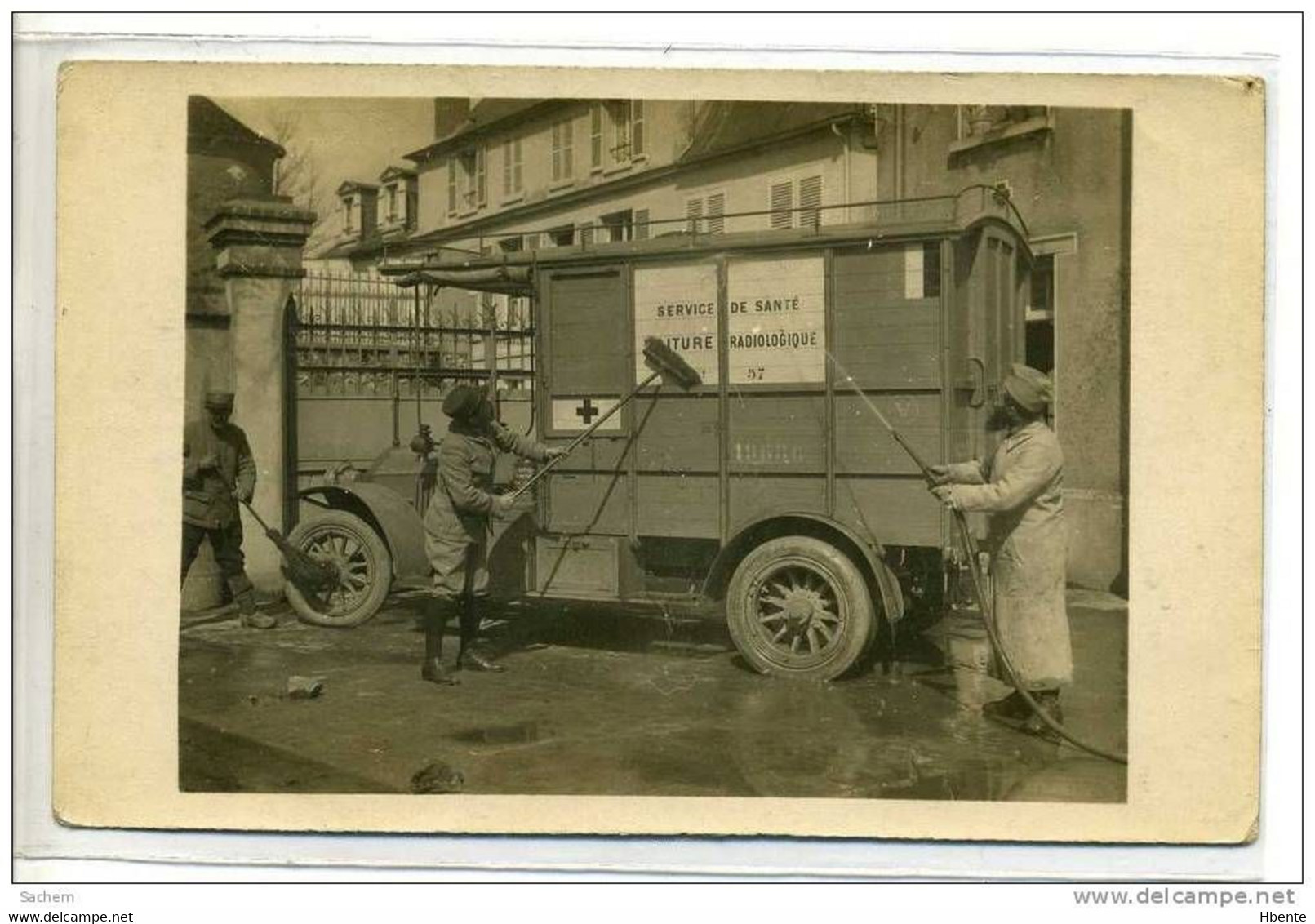 SERVICE DE SANTE VOITURE RADIOLOGIQUE N° 57 - Petite Curie (Photo) - Automobile