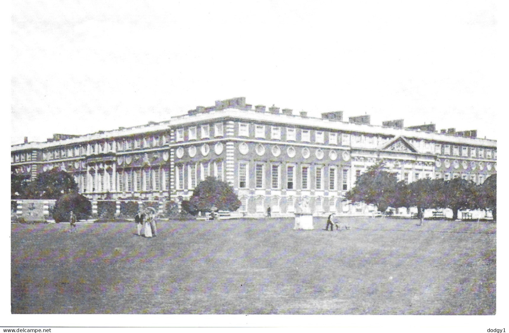 REPRODUCTION CARD. HAMPTON COURT PALACE, SURREY, ENGLAND. UNUSED POSTCARD   Tc1 - Surrey