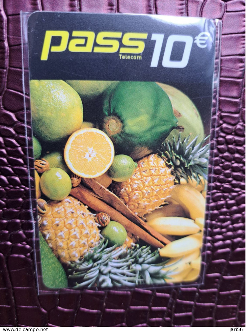 ST MARTIN  OUTREMER TELECOM /PASS  10 €  / ANANAS/ CITRUS         ** 13738** - Antillen (Frans)