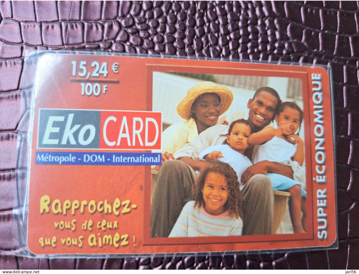 ST MARTIN ECO CARD  €15,24/ 100F / 5 PEOPLE FAMILY  /  RED  BACKSIDE   ** 13740 ** - Antillen (Frans)