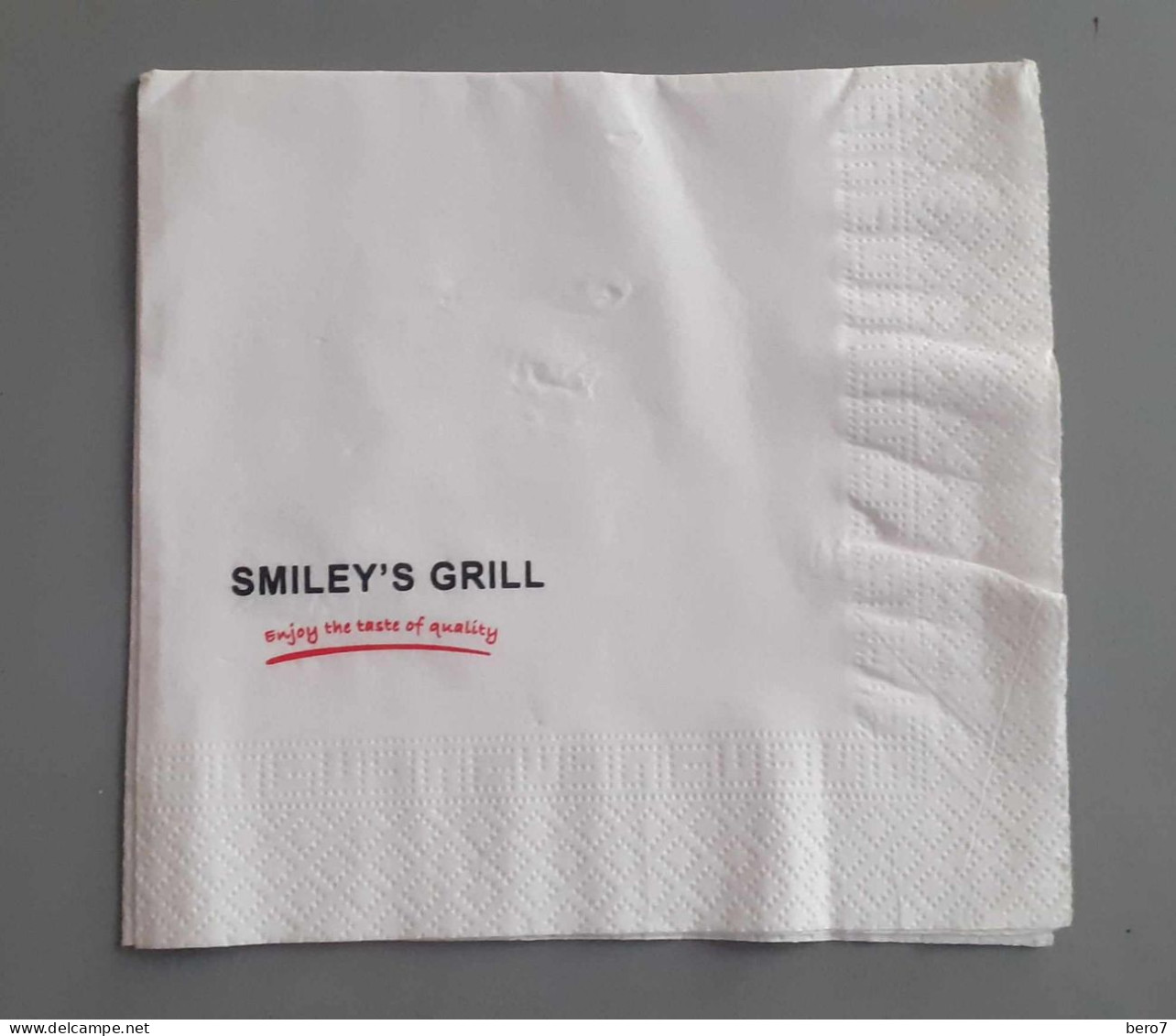 EGYPT - Smile 's Grill Restaurant Napkins (Egypte) (Egitto) (Ägypten) (Egipto) (Egypten) Africa - Werbeservietten