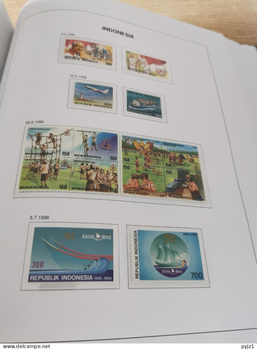 Indonesia MNH 1985-1999 in DAVO luxe album with slipcase