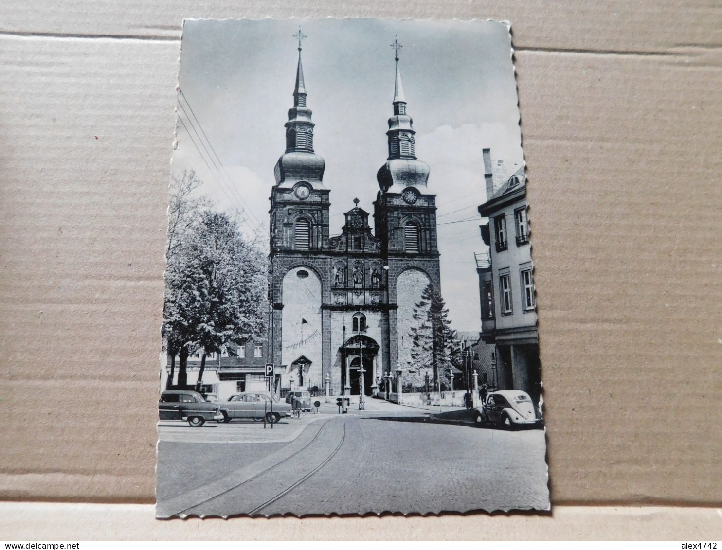 Eupen, Eglise St-Nicolas, Vieilles Voitures, VW Cox, Combi  (C19) - Eupen