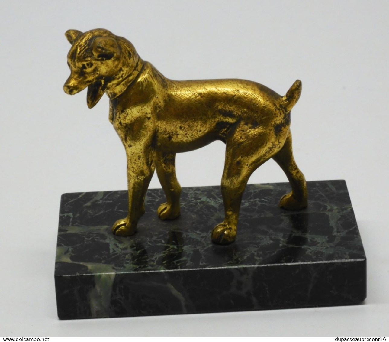 - JOLI PETIT CHIEN BRONZE /SOCLE MARBRE NOIR sans nom de sculpteur Paperweight  E