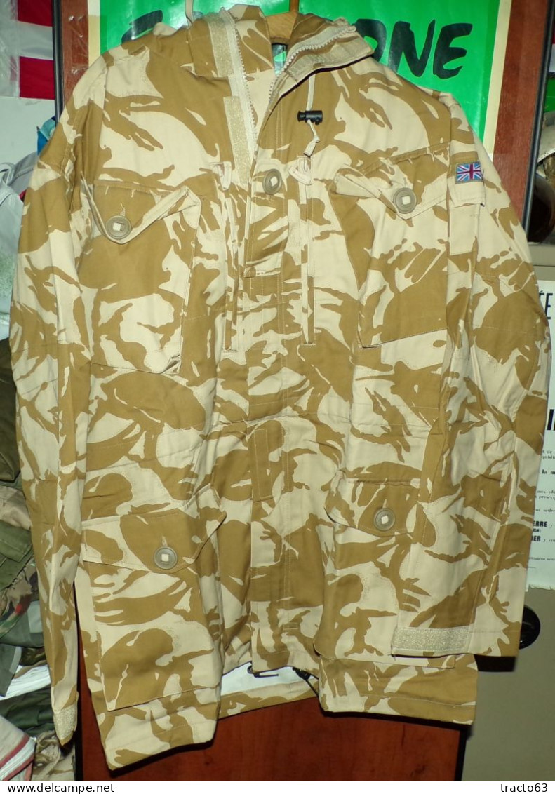 PARKA DE COMBAT  DE L'ARMEE ANGLAISE , TAILLE EXTRA LARGE SOIT 112/180 OU XXL ,COULEUR DESERT  , POCHES SUR LE TORSE ET - Equipement