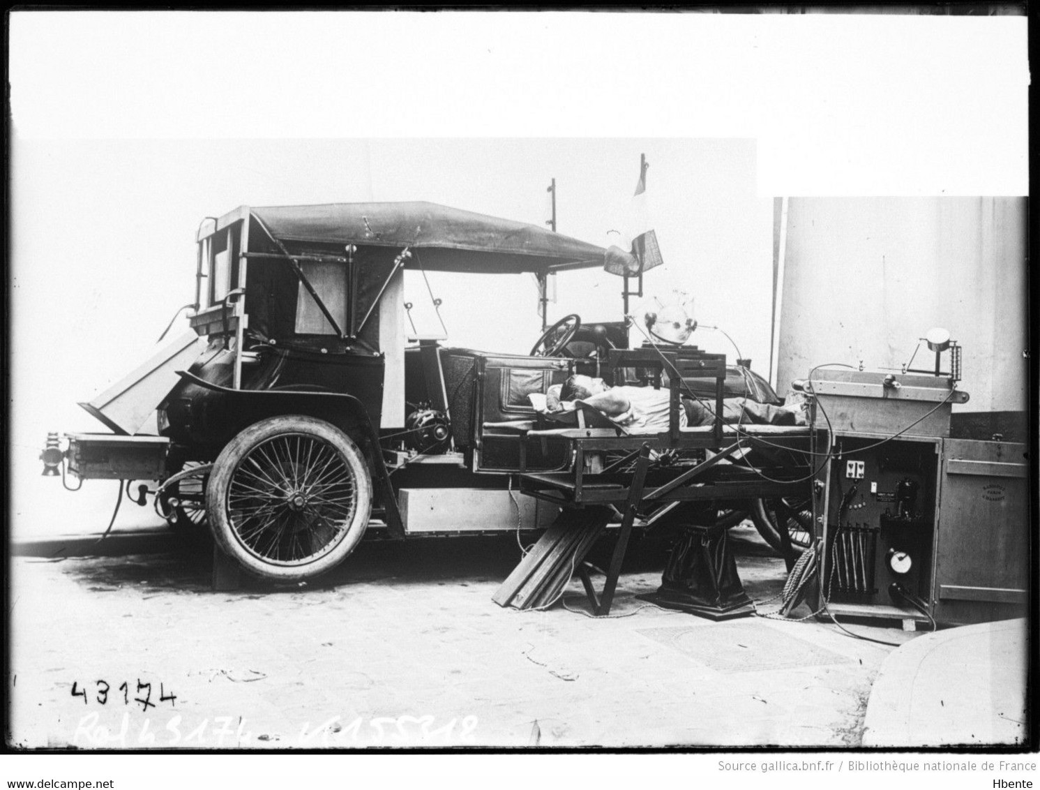 Voiture Radiologique Massiot - Petite Curie (Photo) - Coches