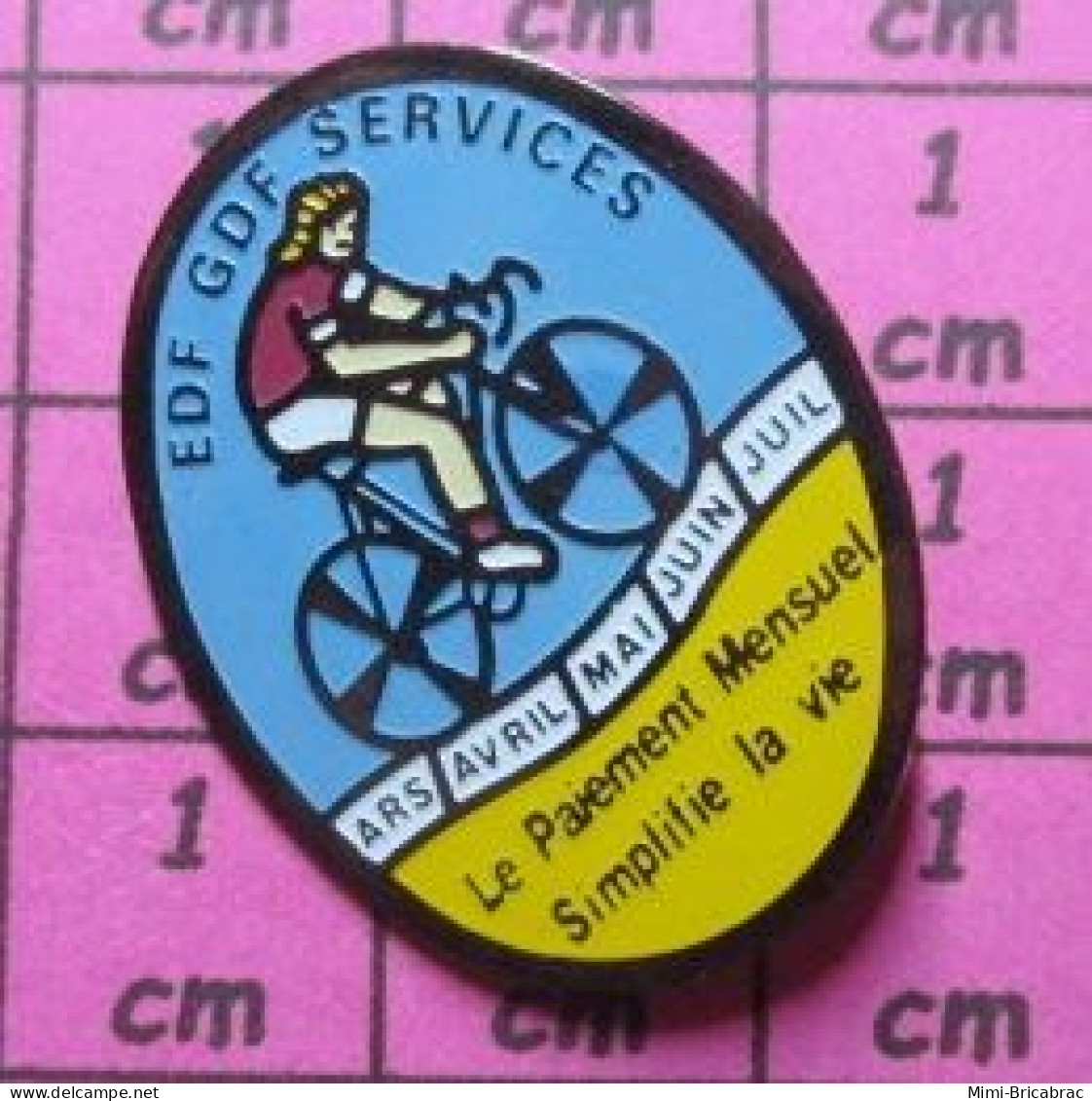 1518b Pin's Pins / Beau Et Rare / EDF GDF / SERVICE VELO CYCLISTE LE PAIEMENT MENSUEL SIMPLIFIE LA VIE - EDF GDF