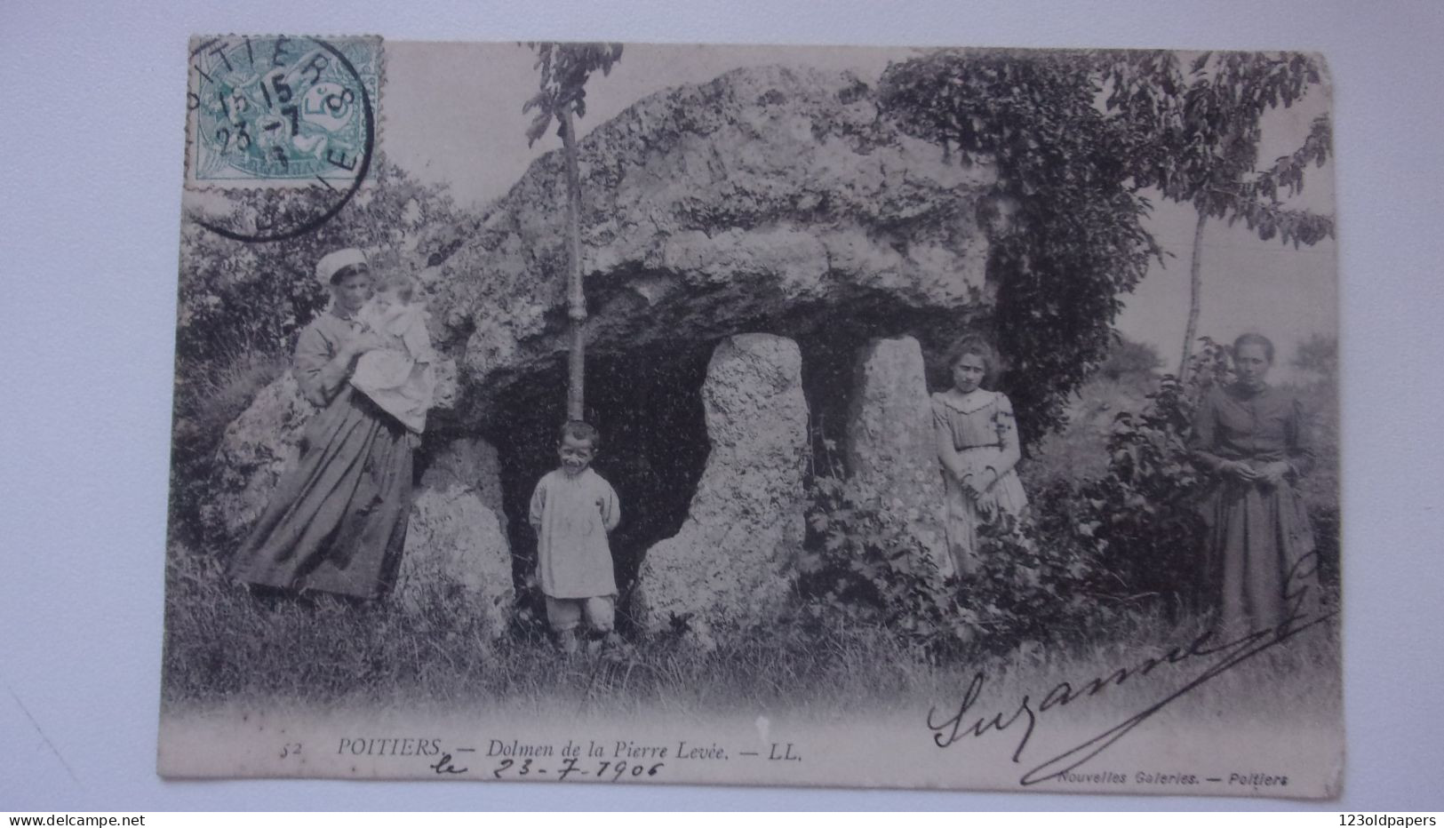 86 VIENNE  POITIERS DOLMEN DE LA PIERRE LEVEE - Poitiers