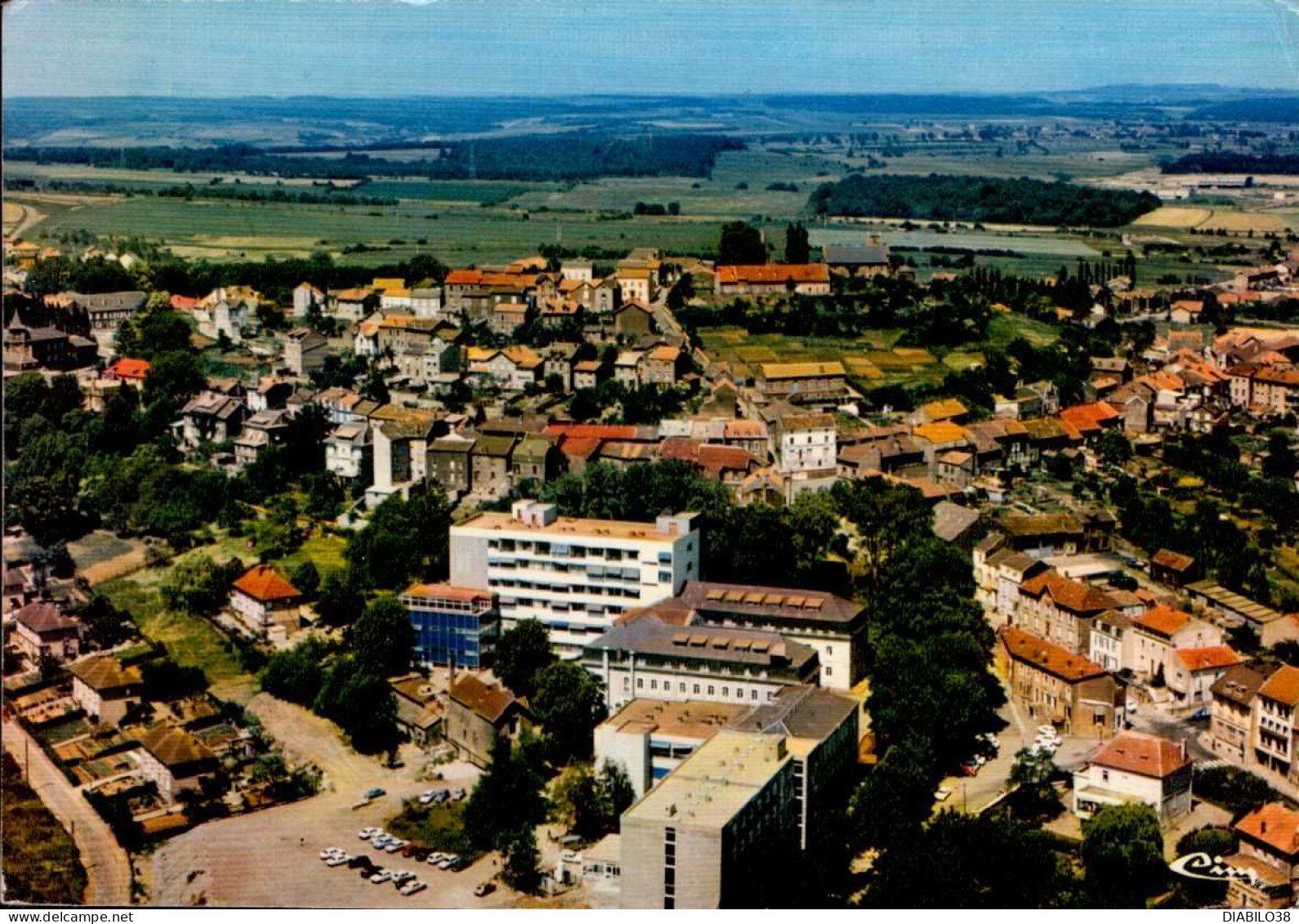 MONT-SAINT-MARTIN   ( MEURTHE ET MOSELLE )   VUE GENRALE AERIENNE . AU PREMIER PLAN , HOTEL-DIEU - Mont Saint Martin