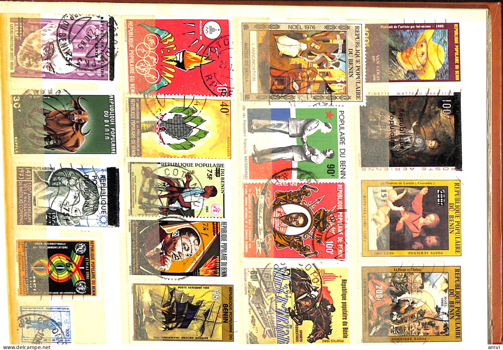 sam - continent africain album de plusieurs centaines de timbres