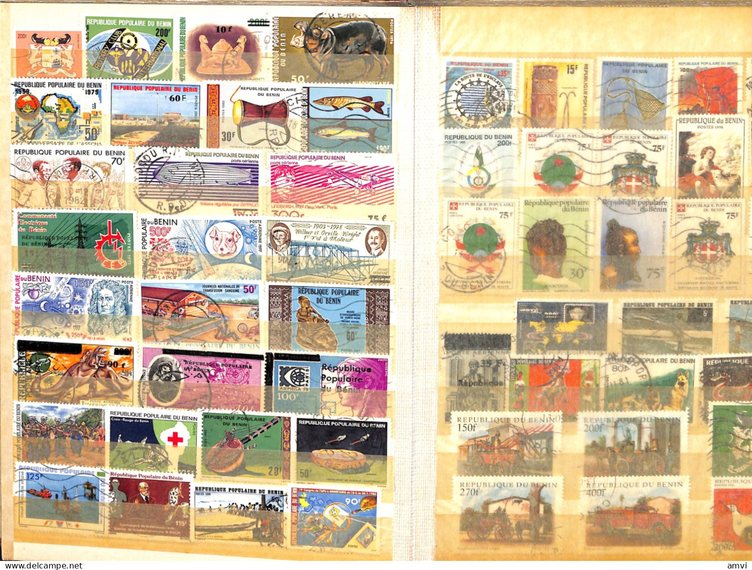 sam - continent africain album de plusieurs centaines de timbres