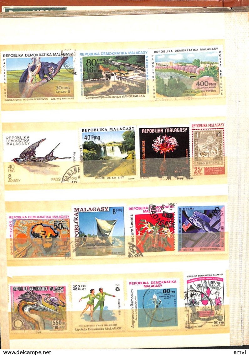 sam - continent africain album de plusieurs centaines de timbres