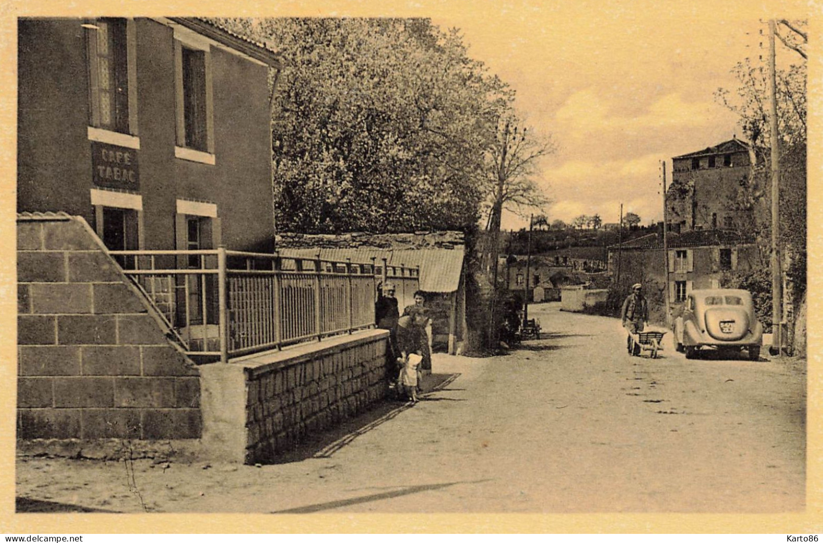 Cheffois * Débit De Tabac Tabacs TABAC Café , La Rue * Village Villageois * Automobile Ancienne - Le Mans