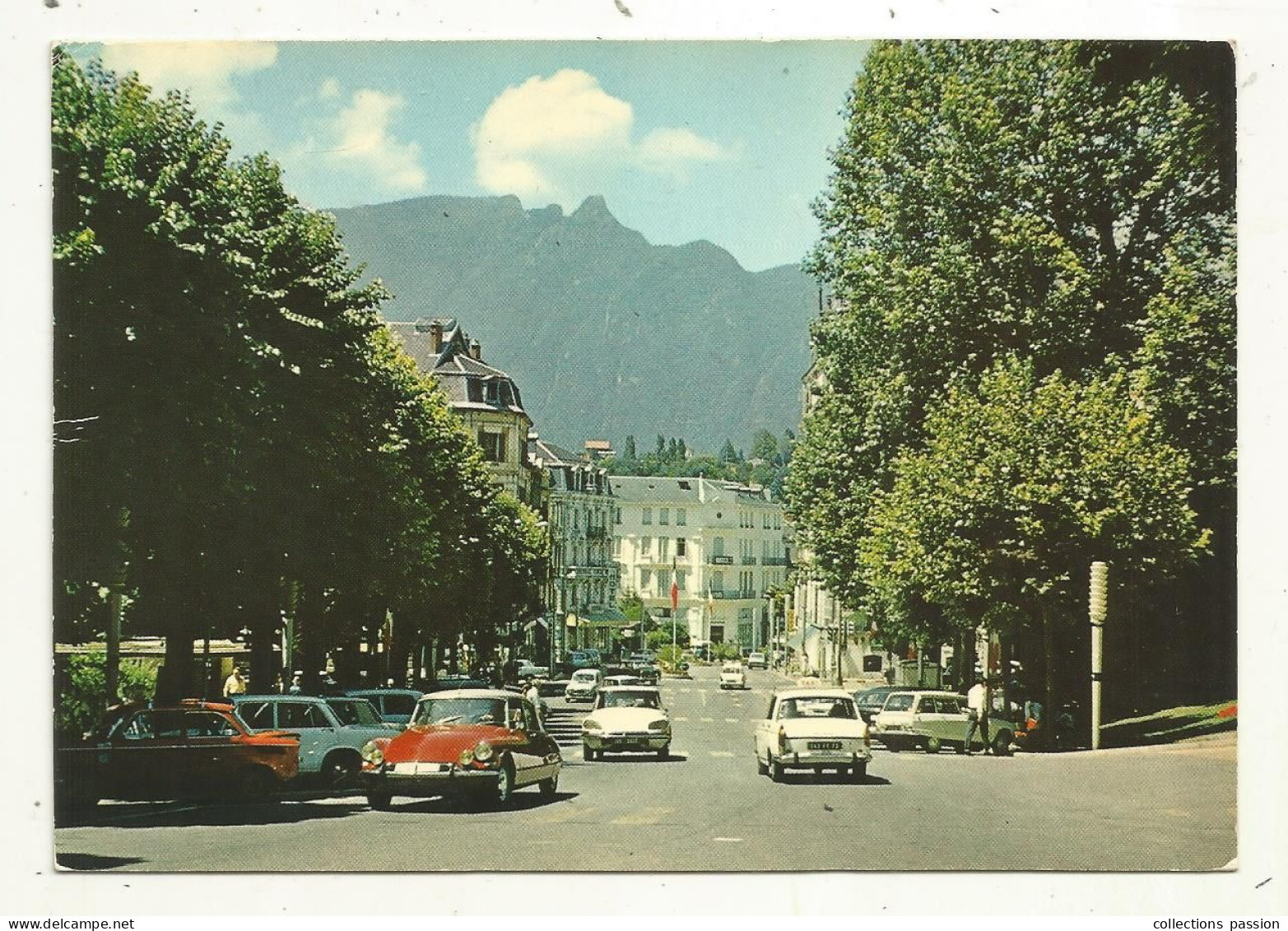 Cp, Automobiles, CITROEN DS, PEUGEOT 404...., 73, AIX LES BAINS, L'avenue Des Thermes,  Voyagée 1987 - PKW