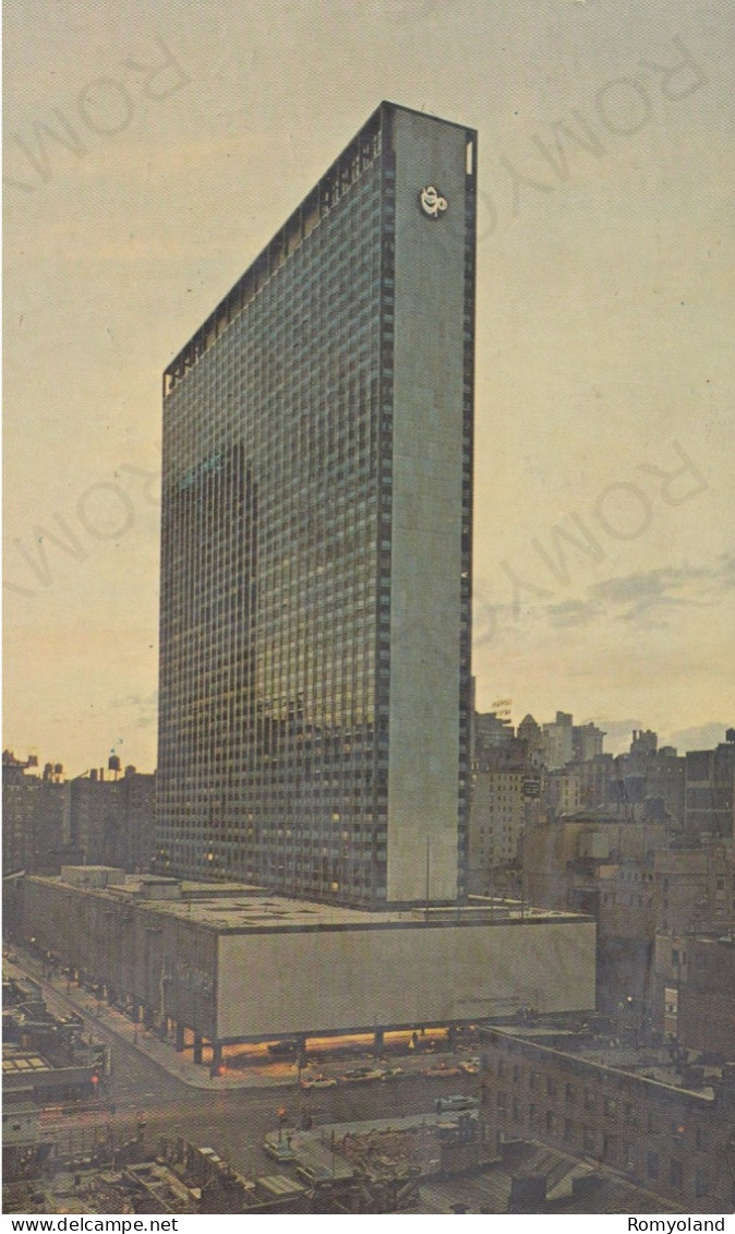 CARTOLINA  NEW YORK CITY,NEW YORK,STATI UNITI-THE NEW YORK HILTON AT ROCKEFELLER CENTER-VIAGGIATA 1965 - Plaatsen & Squares