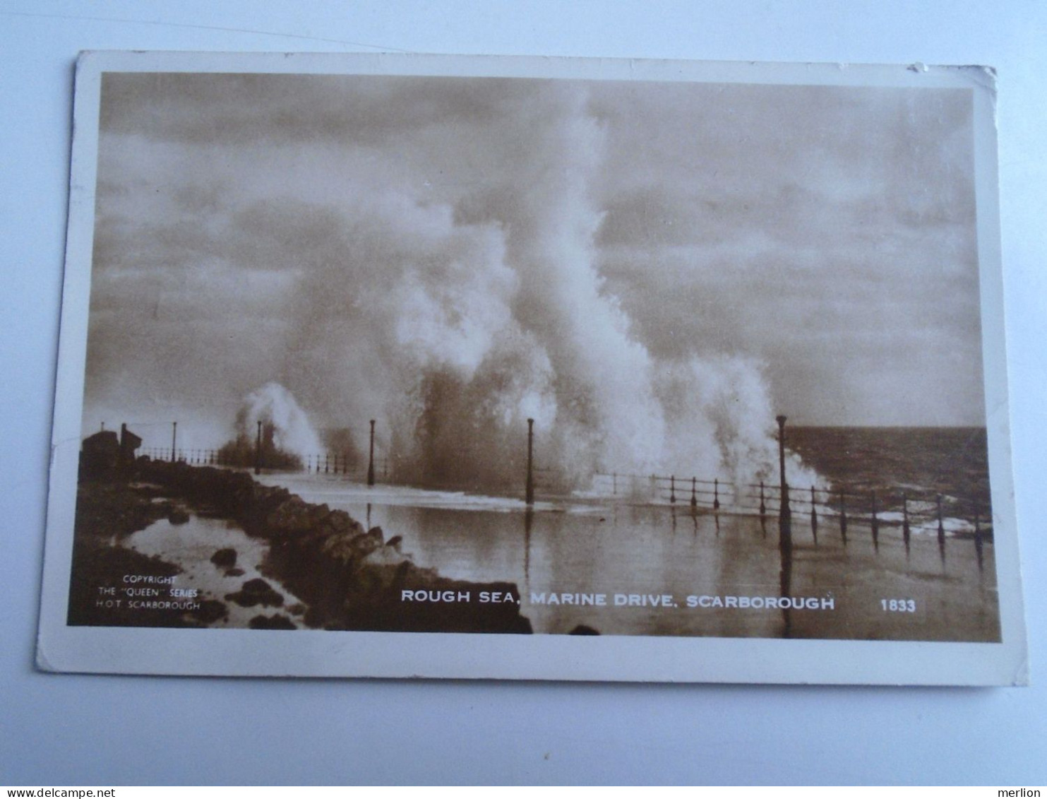 D196374    UK -England - Yorkshire - Scarborough  -Rough Sea - Marine Drive     PU Ca 1959   - Sent To Hungary - Scarborough