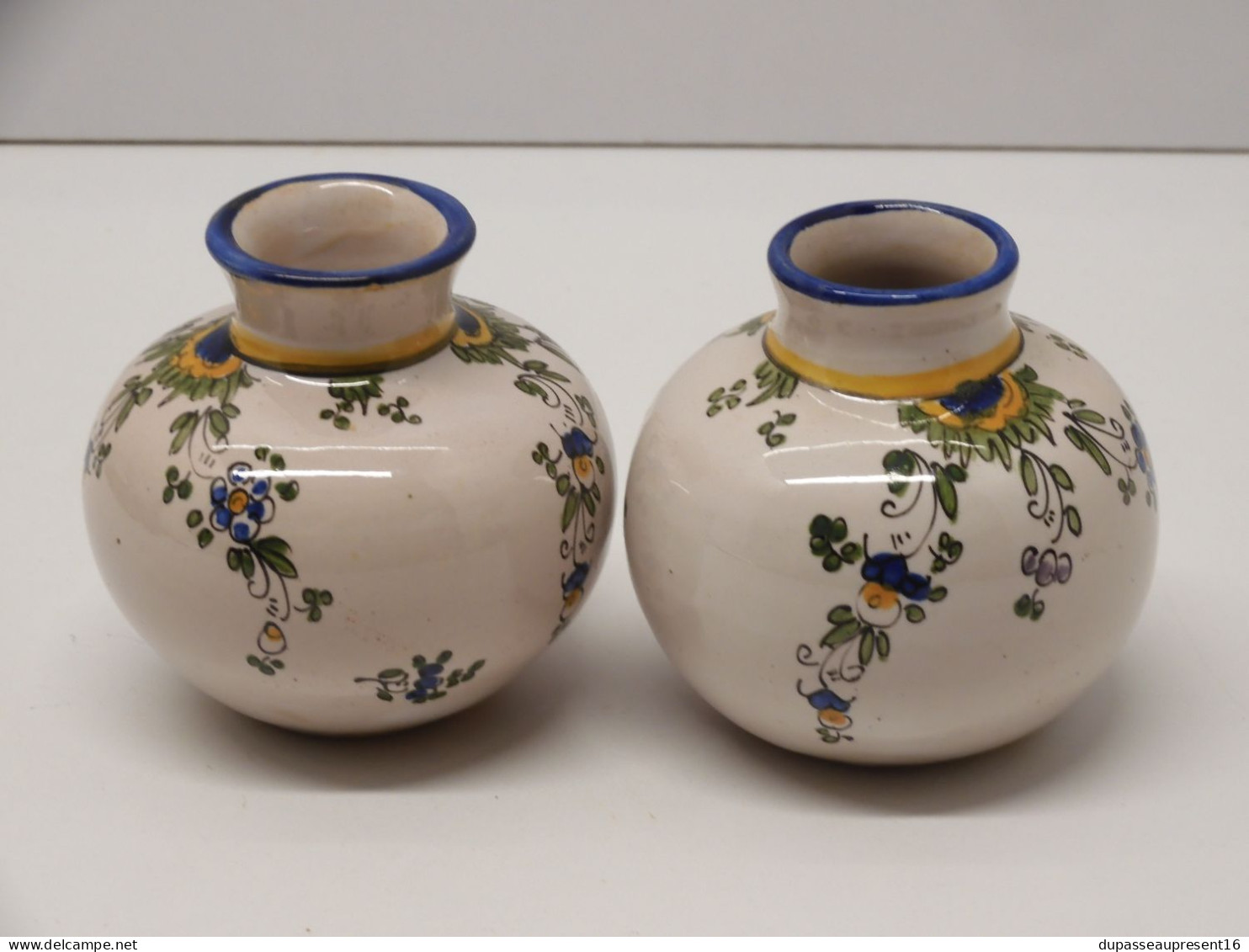 -2 JOLIS ANCIENS VASES BOULES MINIATURES RENOLEAU non marqués Collection    E