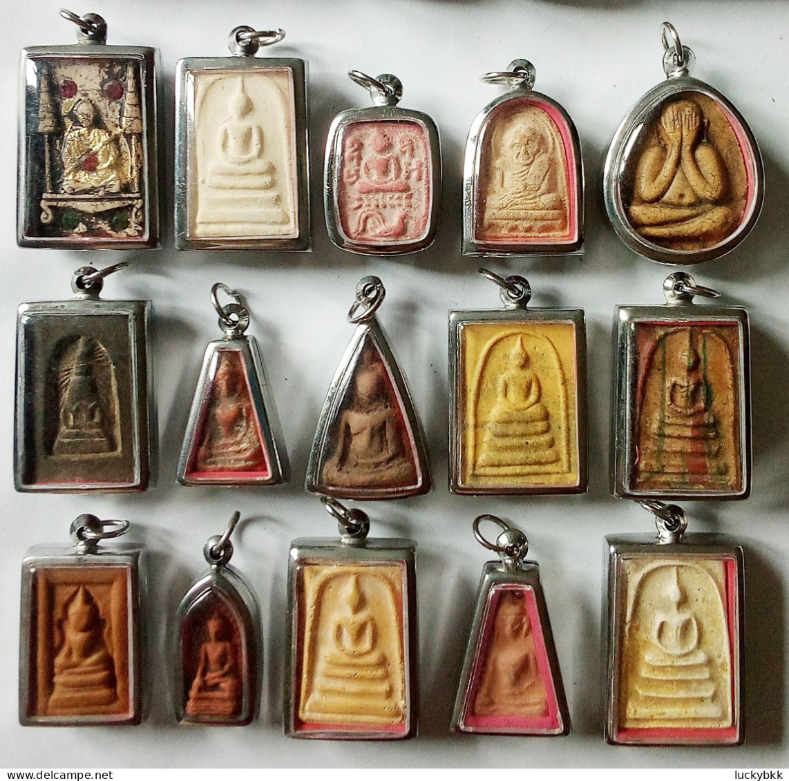 SET OF 15 THAI BUDDHIST BLESSED MEDALLION CLAY AMULETS - Countries