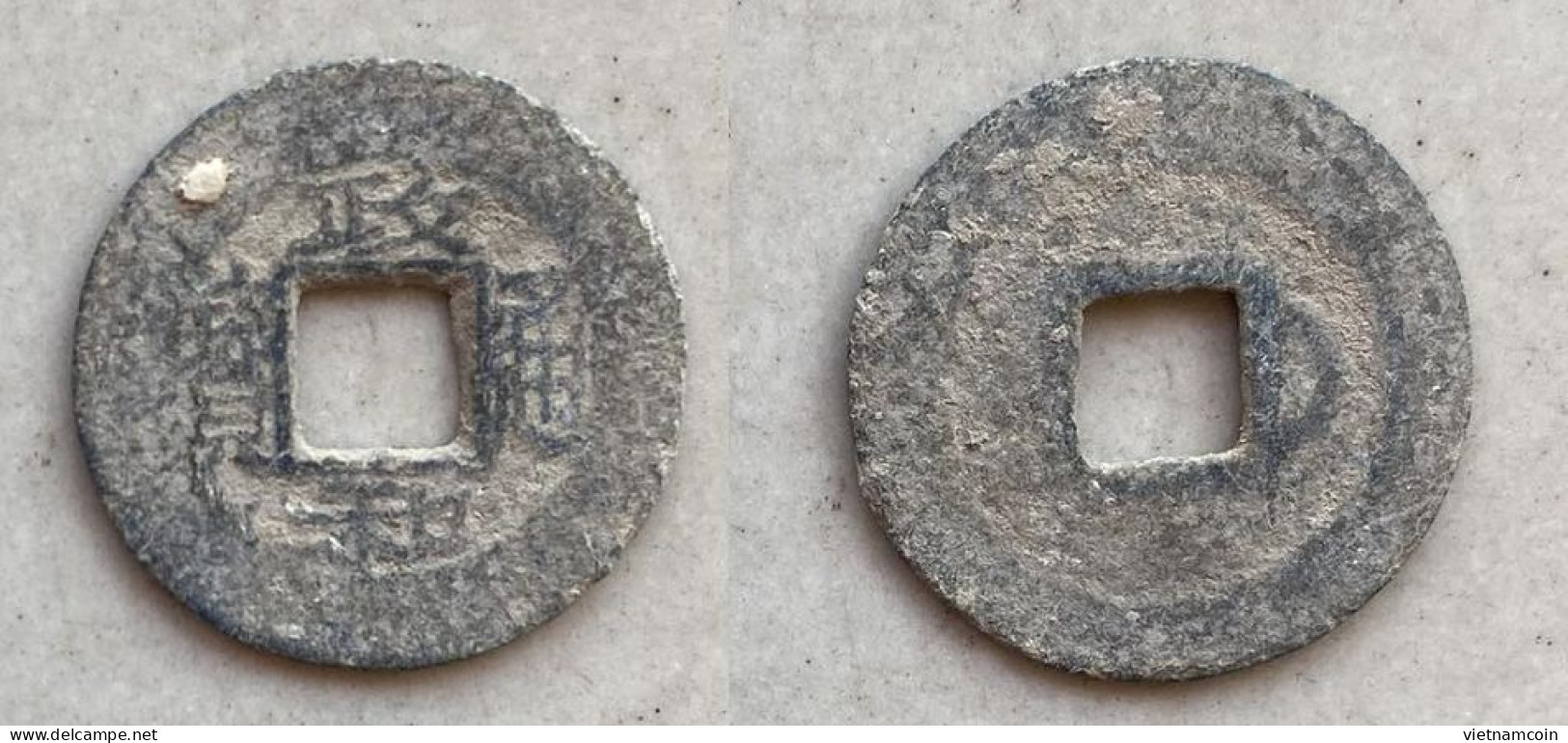 Ancient Annam Coin  Chinh Hoa Thong Bao (zinc Coin) THE NGUYEN LORDS (1558-1778) Triangle Head Thong - Viêt-Nam