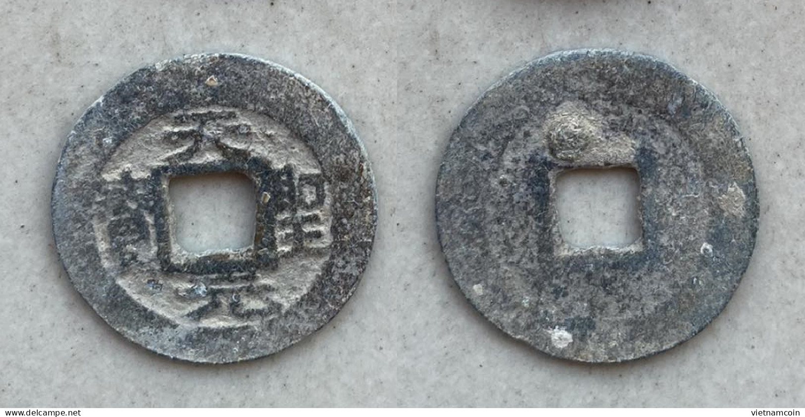 Ancient Annam Coin Thien Thanh Nguyen Bao (zinc Coin) THE  NGUYEN LORDS (1558-1778) - Vietnam