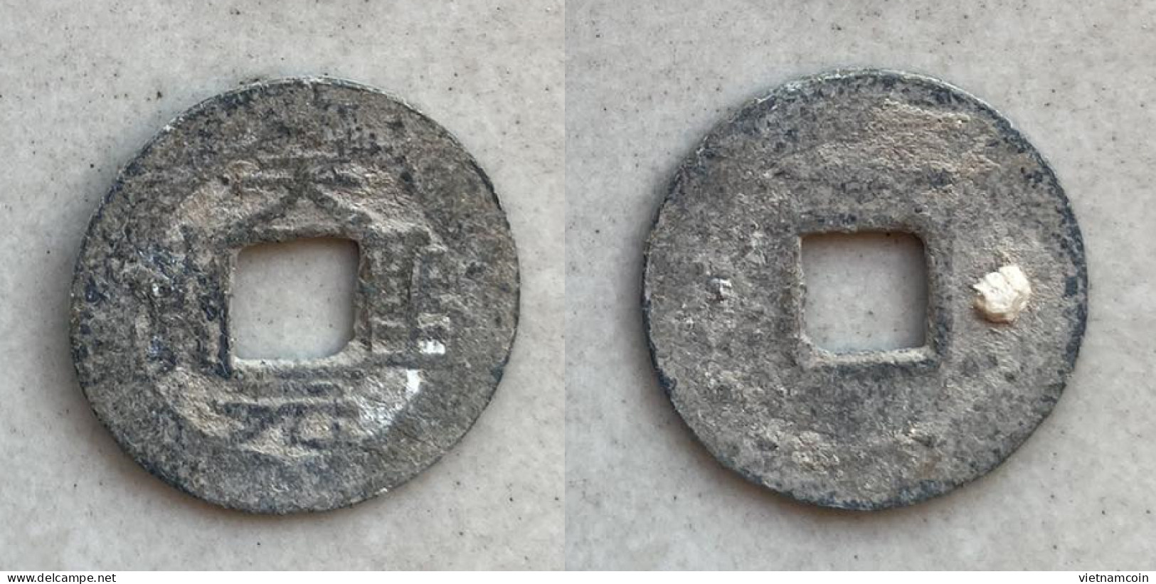 Ancient Annam Coin Thien Thanh Nguyen Bao (zinc Coin) THE  NGUYEN LORDS (1558-1778) - Viêt-Nam