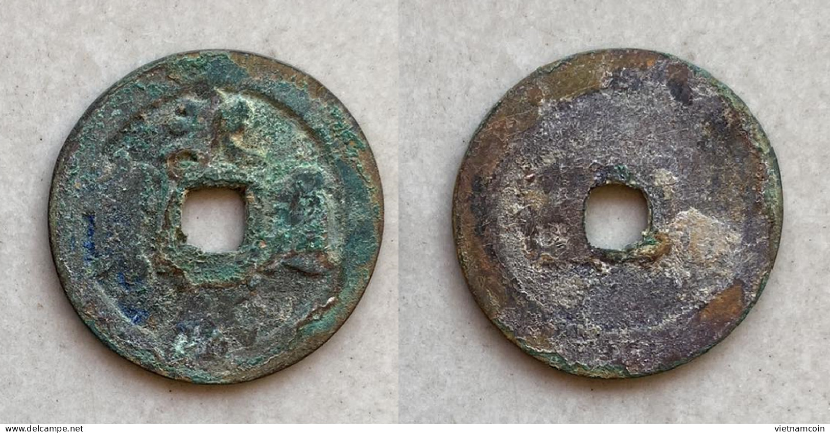 Ancient Annam Coin Vinh Thinh Thong Bao 1706-1729 - Vietnam