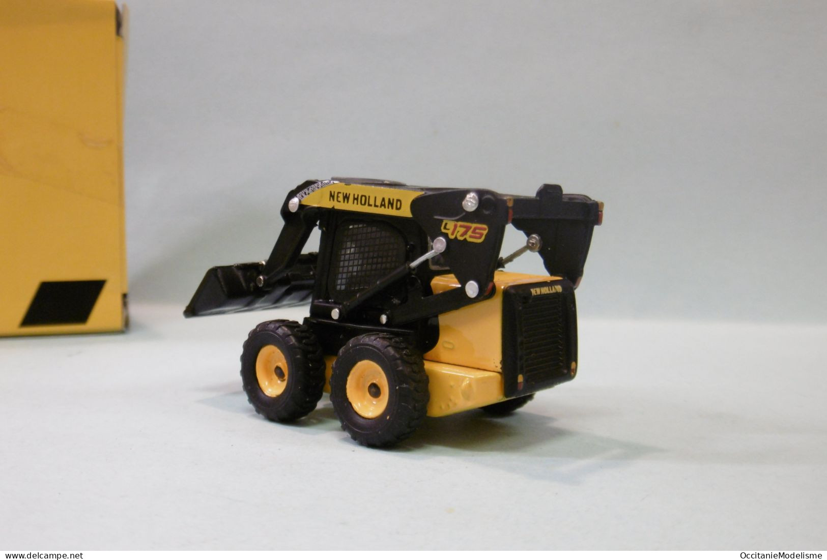 New Holland - L175 Chargeur Compact BO HO 1/87 - Strassenfahrzeuge