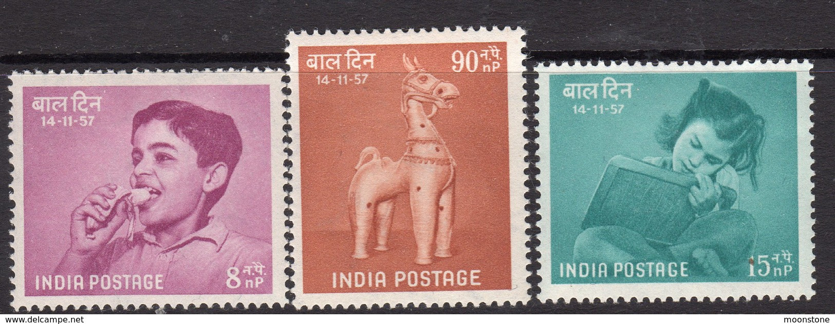 India 1957 Childrens' Day Set Of 3, Hinged Mint, SG 389/91 (D) - Nuovi