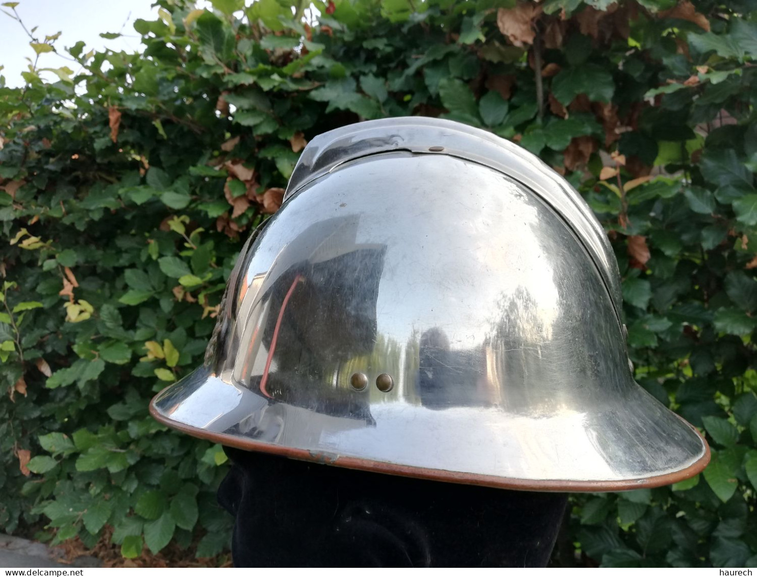 Casque Modèle 1933 En Acier Nickelé, Bandeau En Laiton Des Sapeurs- Pompiers De Salon-de-Provence - Pompieri