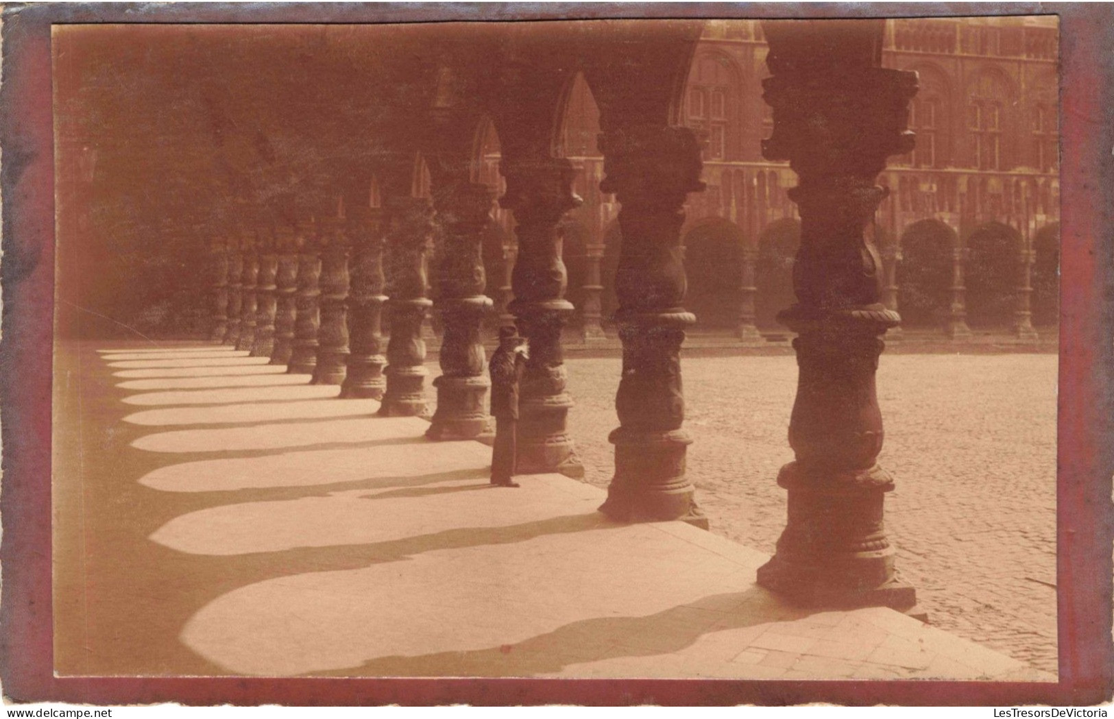 CPA - Intérieur D'une Eglise - Couloirs - Arcades - Ombres - Silhouette - Carte Postale Ancienne - Eglises Et Cathédrales