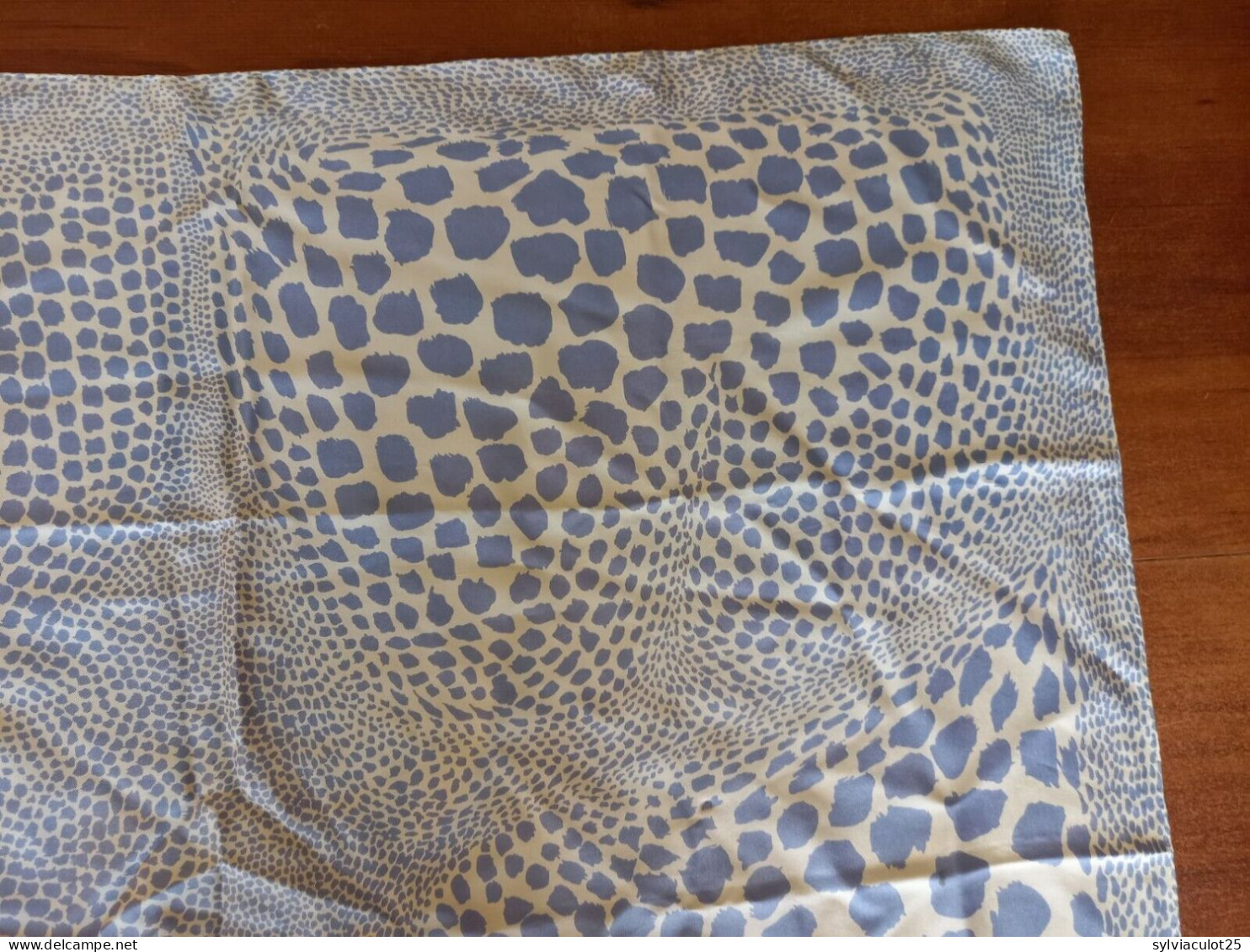 Foulard En Soie Henry à La Pensée, Paris - Motif Léopard - Bleu / Violet - Fulares