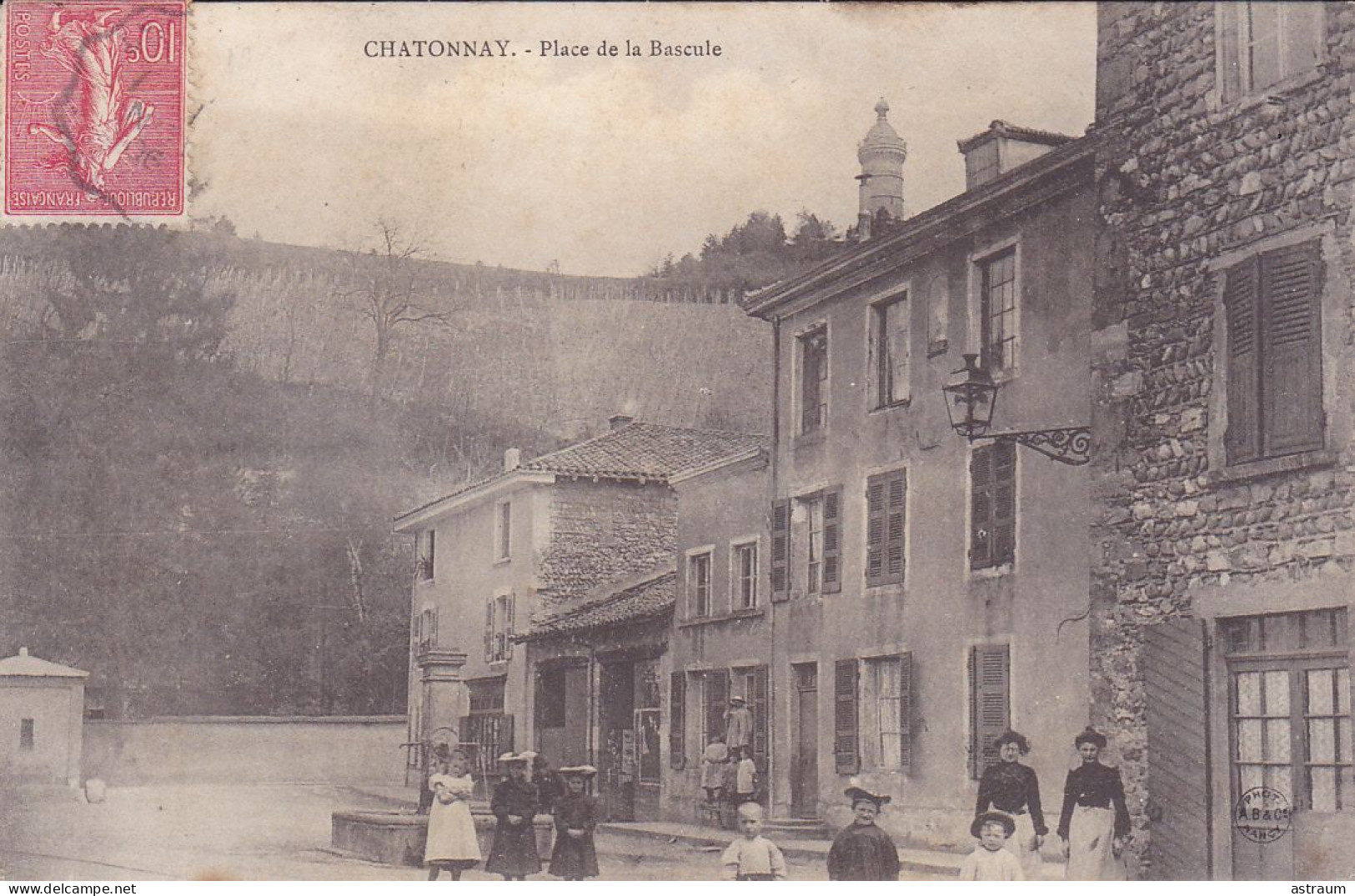 Cpa - 38 - Chatonnay -animée- Place De La Bascule -edi A.B & Co - Châtonnay