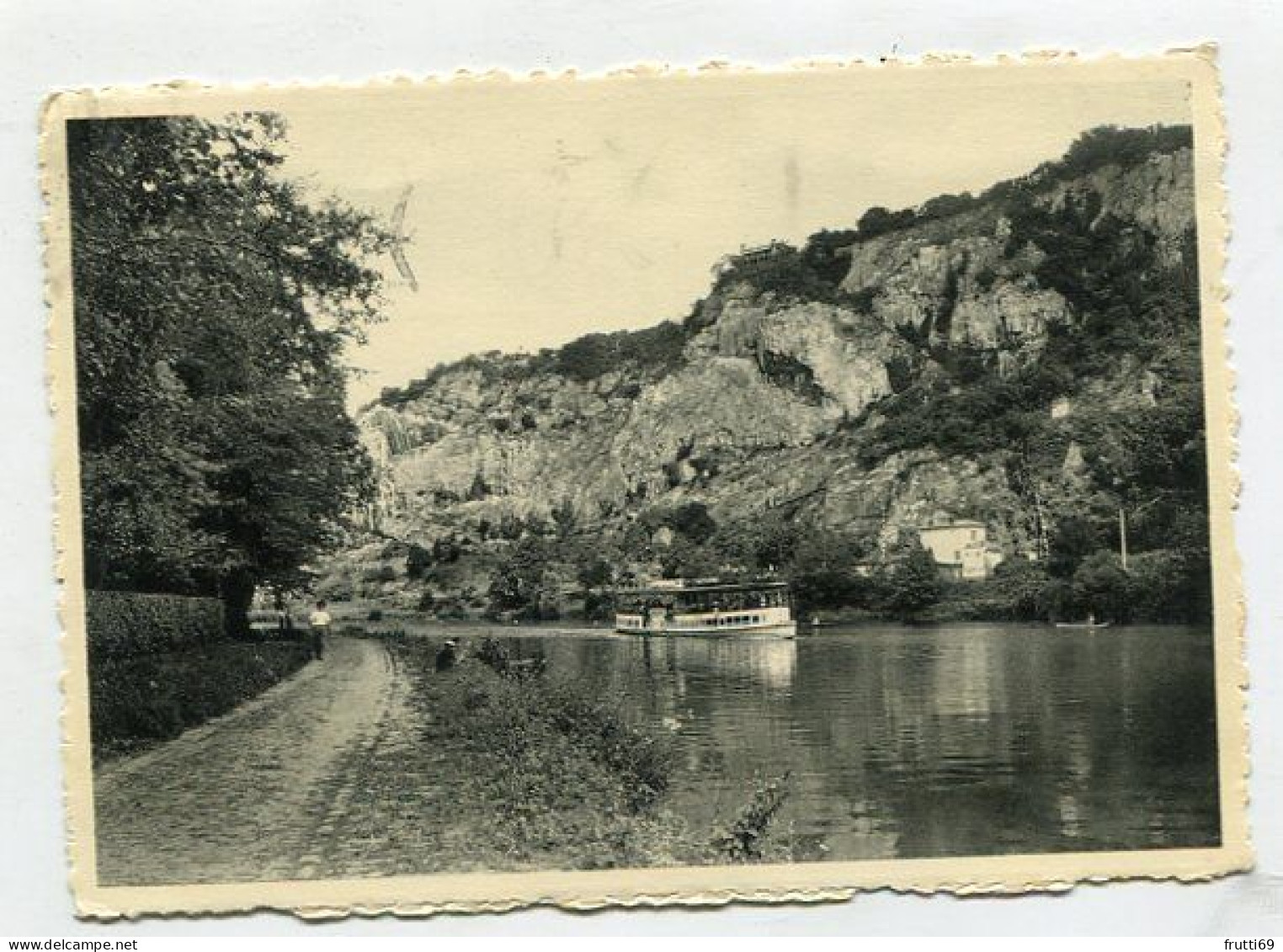 AK 143486 BELGIUM - Profondeville- Les Rochers De Fresnes Et Le Bateau Touriste - Profondeville