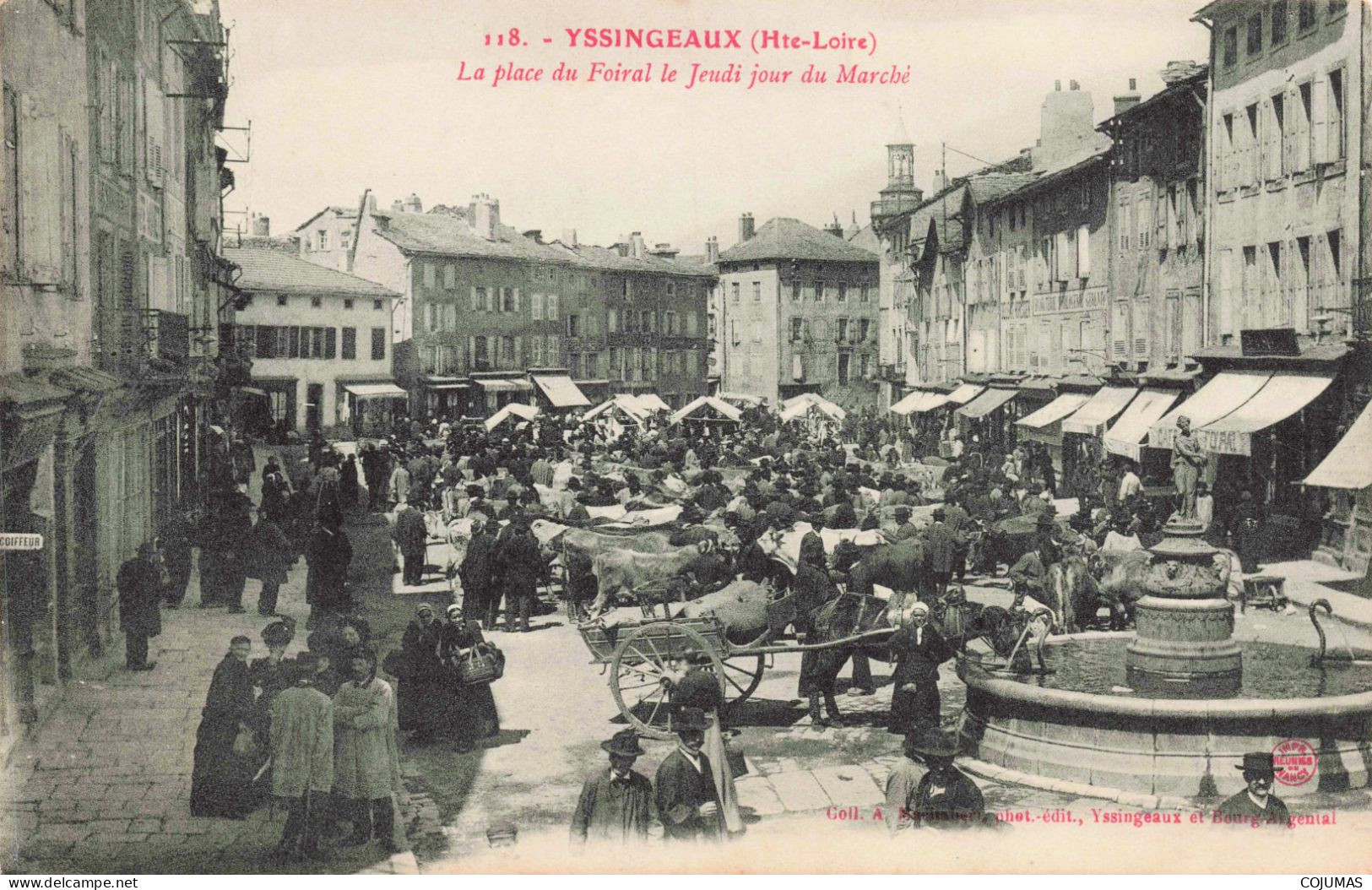 43 - YSSINGEAUX - S19067 - La Place Du Foiral Le Jeudi Jour De Marché - Yssingeaux