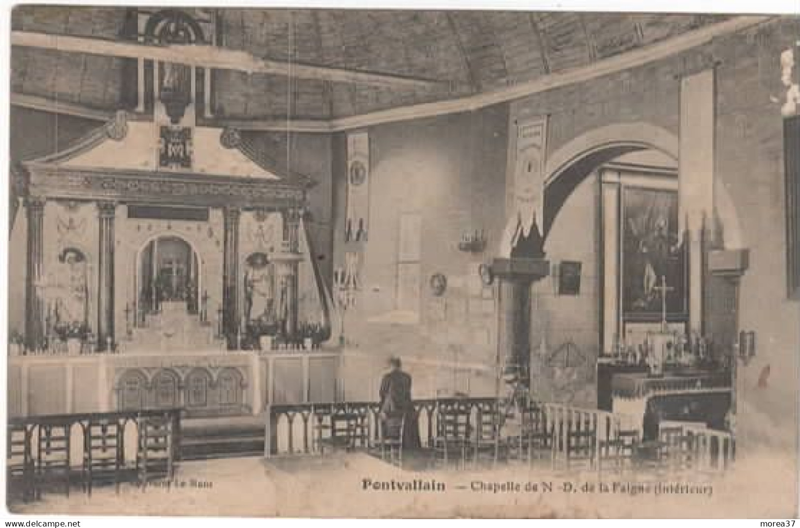 PONTVALLAIN  Chapelle De N D De La Faigne  (intérieur)  état Moyen - Pontvallain